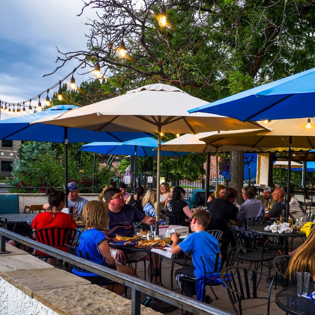 Each #BeauJos location offers a #patio where #locals and #travelers embrace the fresh air and #Colorado views while savoring our infamous #MountainPies. 🏔️🍕 Enjoy a #SliceOfColorado (or a few) with the blend of nature at Beau Jo's. 🌲🌞