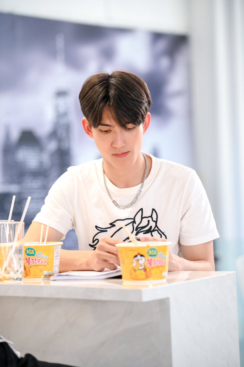 firstfh5's tweet image. กินอร่อยลืมรายงานแฟนเลย

BeMineSuperStar EP8
#BMSSep8