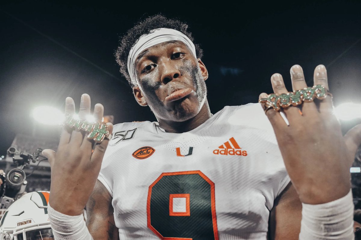 carson_sneed5's tweet photo. Blessed to receive an offer from The University of Miami🟠🟢 @coach_cristobal @DCA_fb @DCA_strength @DaytonSneed @NCEC_Recruiting @NatlPlaymkrsAca @supermax100_ @LoyaltyPerform https://t.co/T9VDkOB4gU