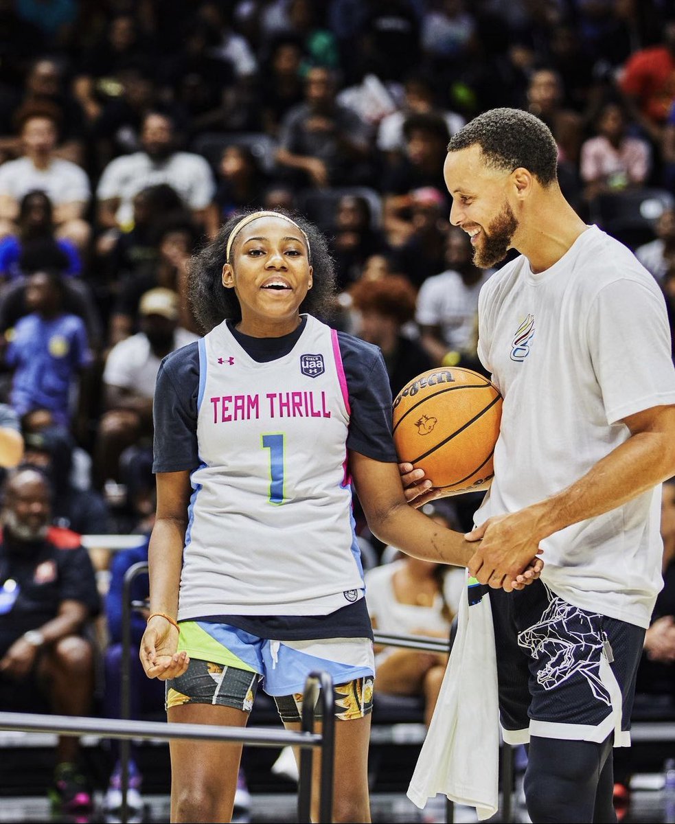 Team Thrill program was really #outside this month 🤩 JWalk 🏀Camp UA Elite 24 ⭐️ Curry 🏀Camp Curry x UA Showcase 🐐 Will Barton Elite 🏀Camp Girls 🛼 party Will Barton 🎒 school supplies giveaway #culture #standardisexcellence #gangisthrill #grassroots @TeamThrillUAA