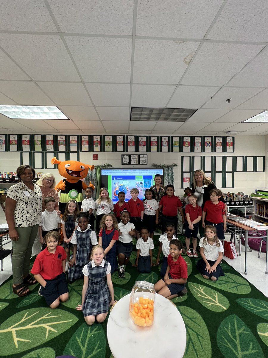 Golden2nd's tweet image. Plory came to visit my classroom today to build us up to do our very best on our iReady diagnostic test today! What a great surprise. @MaryBAustin #AimForExcellence #LearningLeading @iReady