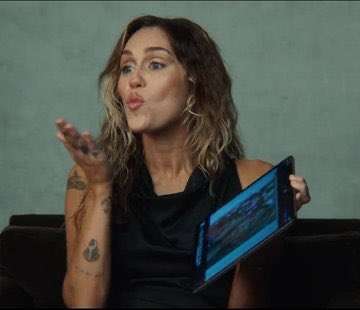 twinklemileyc's tweet photo. #UsedToBeYoung #MileyCyrus
 
does it ever                    just how fast the
drive you crazy               night changes https://t.co/bejsOWuaNu