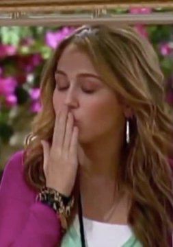 twinklemileyc's tweet photo. #UsedToBeYoung #MileyCyrus
 
does it ever                    just how fast the
drive you crazy               night changes https://t.co/bejsOWuaNu