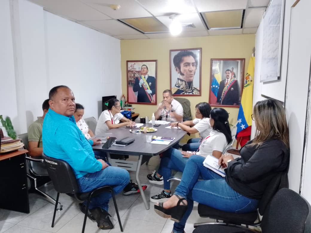 #21Ago | Cumpliendo lineamientos, la <a href="/oamativss/">IVSS MATURIN</a> asistió a reunión ministerial con el <a href="/MPPPSTDireccin1/">@MPPPST _ DirecciónEstadalMonagas</a> y <a href="/carmenz1969/">carmen Cova</a> (INPSASEL), con la finalidad de planificar y organizar las actividades a ejecutar #Matutin 

#ConversaitoConMaduro
<a href="/Somosivss/">Instituto Venezolano de los Seguros Sociales</a>
<a href="/NicolasMaduro/">Nicolás Maduro</a>
<a href="/MagaGutierrezV/">Magaly Gutiérrez Viña</a>
