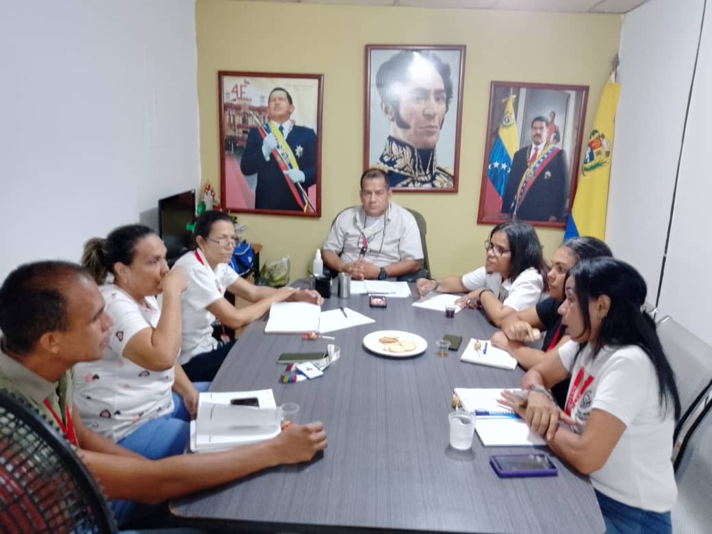 oamativss's tweet photo. #21Ago | Cumpliendo lineamientos, la @oamativss asistió a reunión ministerial con el @MPPPSTDireccin1 y @carmenz1969 (INPSASEL), con la finalidad de planificar y organizar las actividades a ejecutar #Matutin 

#ConversaitoConMaduro
@Somosivss
@NicolasMaduro
@MagaGutierrezV https://t.co/WPfXOlmx7Y
