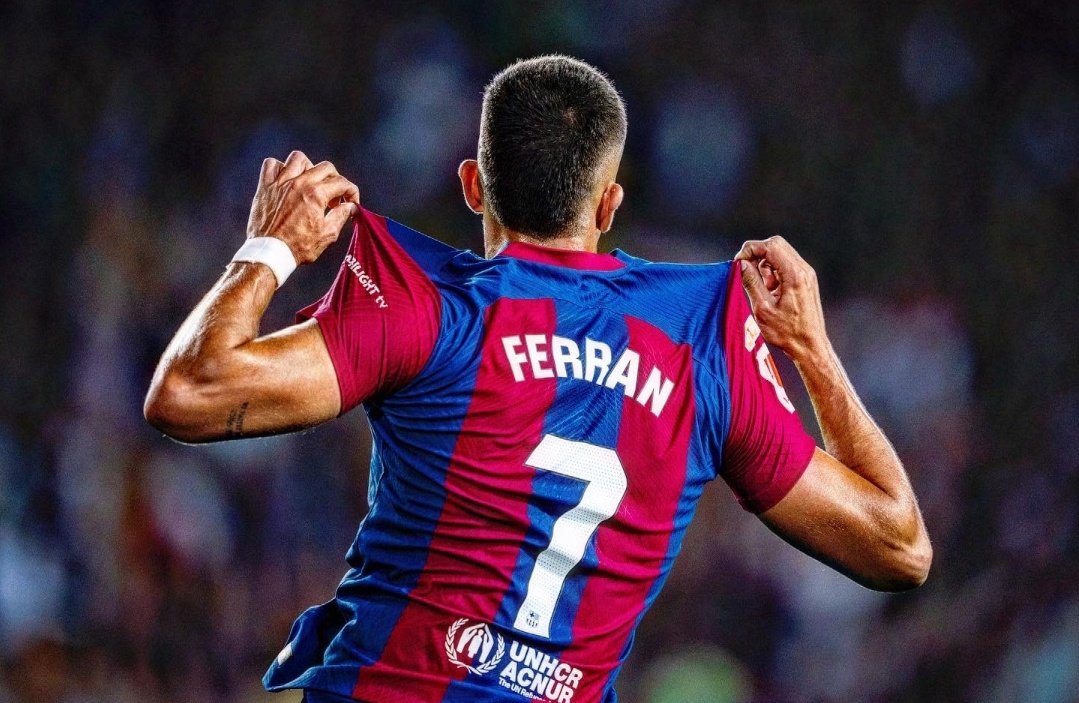 Va a ser el máximo goleador del Barça esta temporada y se la pela.

Don FERRAN TORRES GARCÍA.