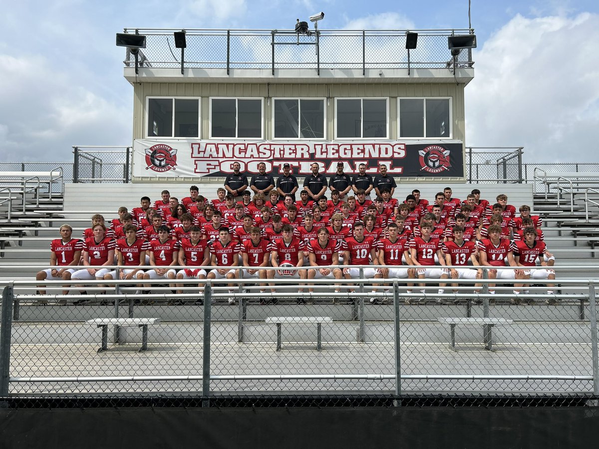 LHSfballLegends's tweet photo. Team 104 🏈 https://t.co/glnCZ6VKhw