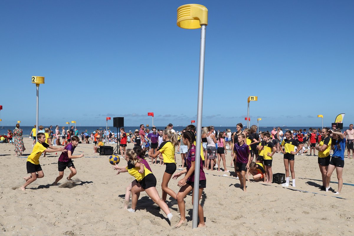 Another great edition of the massive 'NK #BeachKorfbal Outdoor Championship' in The Hague Beach Stadium! What a wonderful day for participants, audience, and organisation! 😍 #EnjoyKorfball #NED

📸 Marco Spelten | #beachkorfball #korfball #TheMixedGenderSport #korfbal #合球