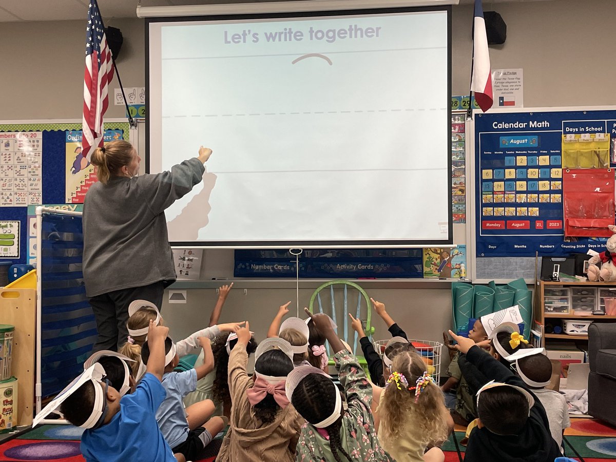 So excited to walk into Mrs. Johnson's kinder class and watch them practice skywriting letter strokes as part of their phonics lesson! <a href="/HumbleISD_SWE/">Summerwood Elementary</a> <a href="/Humble_ElemELA/">Humble ISD Elementary ELA</a>