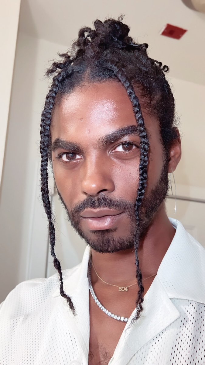iamSeanFrazier's tweet photo. will give face, at all times. https://t.co/2vIKt111j3