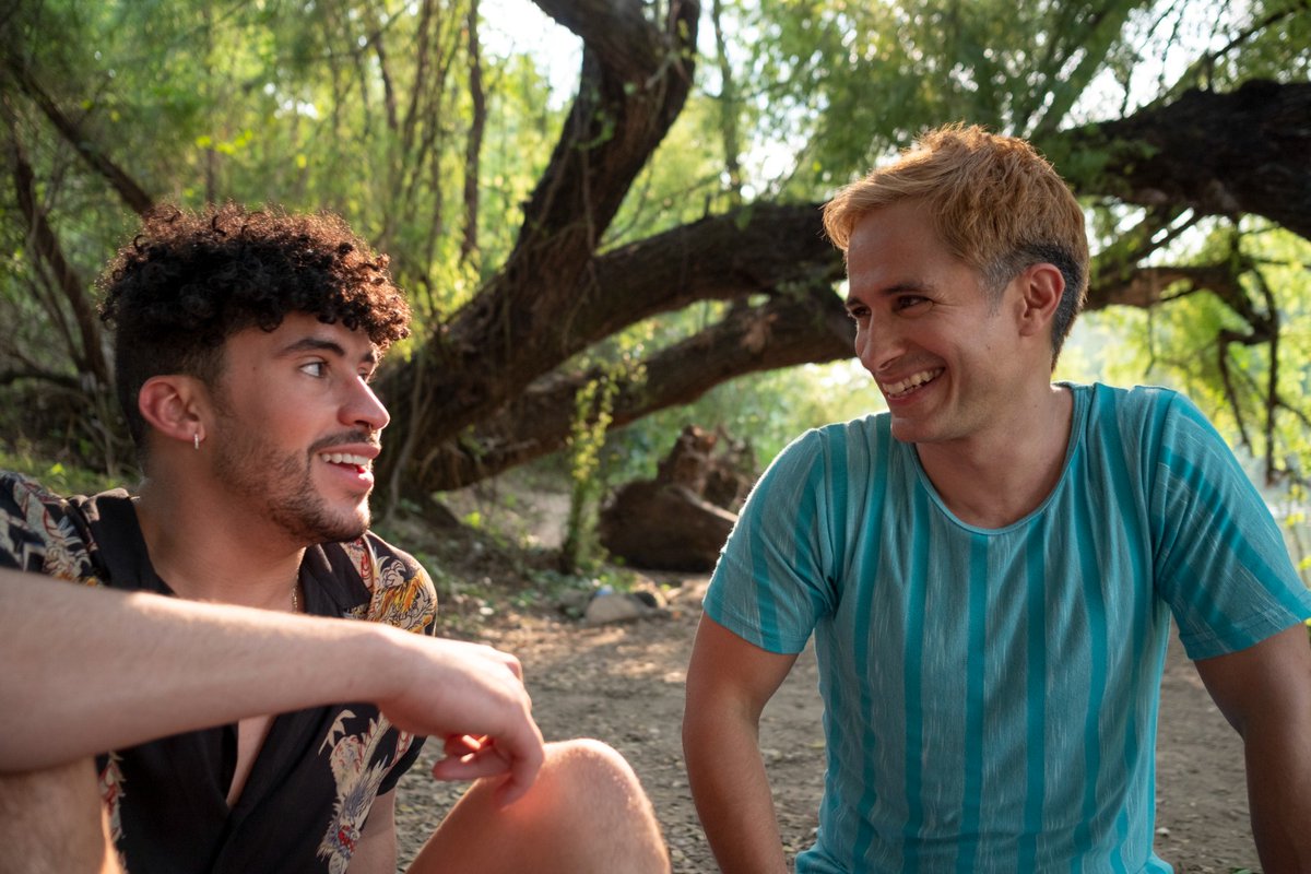 Aquí uno de los primeros stills de #Cassandro, película de <a href="/PrimeVideo/">Prime Video</a>  sobre el ícono que cambió la lucha libre para siempre. <a href="/GaelGarciaB/">Gael García Bernal</a>  compartiendo pantalla con #BadBunny . 🤼‍

¡Estén atentos que mañana sale el trailer! 🎥