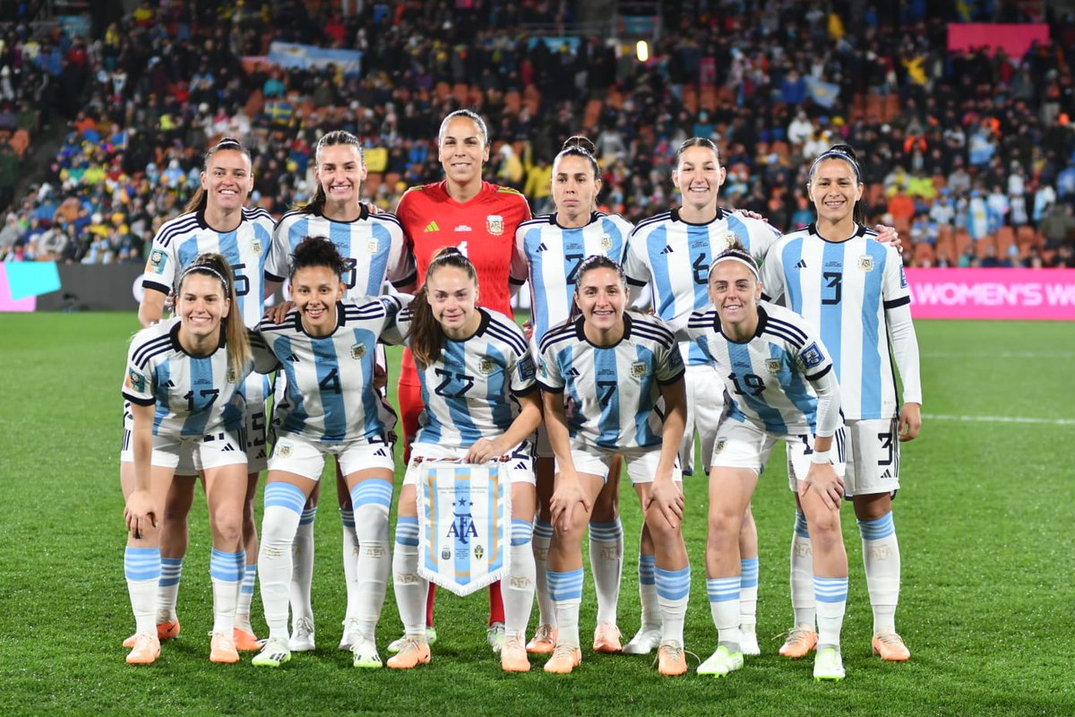 ¡Feliz #DíaDeLaFutbolista! La #ATFA le desea lo mejor a todas las jugadoras y en especial a quienes defienden nuestra camiseta argentina.

#GestiónPasini 💪
