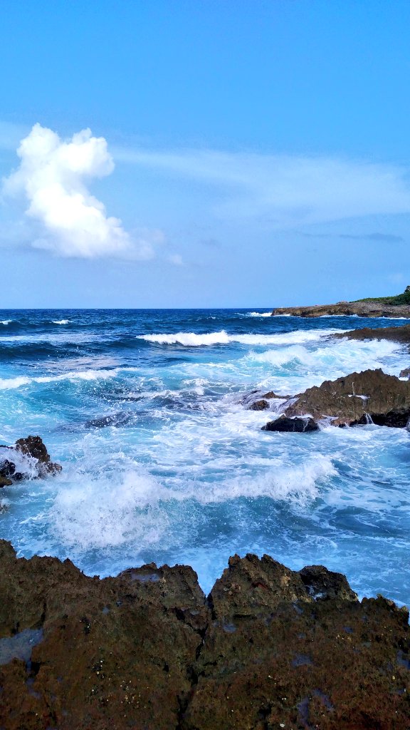#MondayBlues • Reminiscing on my weekend blues 🌊 📍Strawberry Fields Together, St. Mary JA