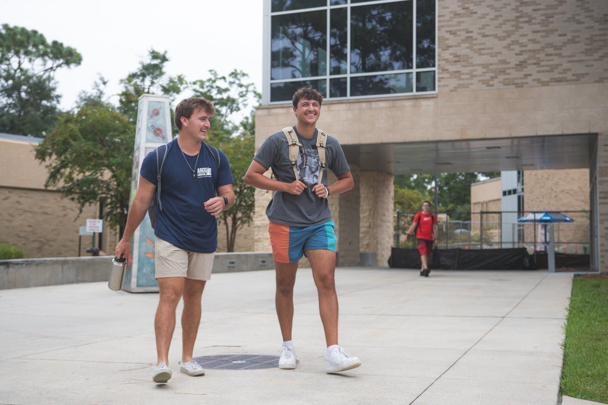 DrMDSaunders's tweet photo. Happy first day of classes, #Argos! Wishing you all a year filled with countless opportunities for growth and success. Whether you're a returning student or stepping onto campus for the very first time, @UWF is here to support your academic goals and aspirations.

#UWF #UWFPres https://t.co/WkmmFJTMqZ