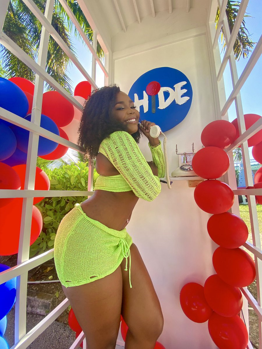 PaigeEdisha's tweet photo. βHello ?β¦β¦anybody home with the door crack?β π«ΆπΎππ©·
#hide5 https://t.co/bhMFFLThgt
