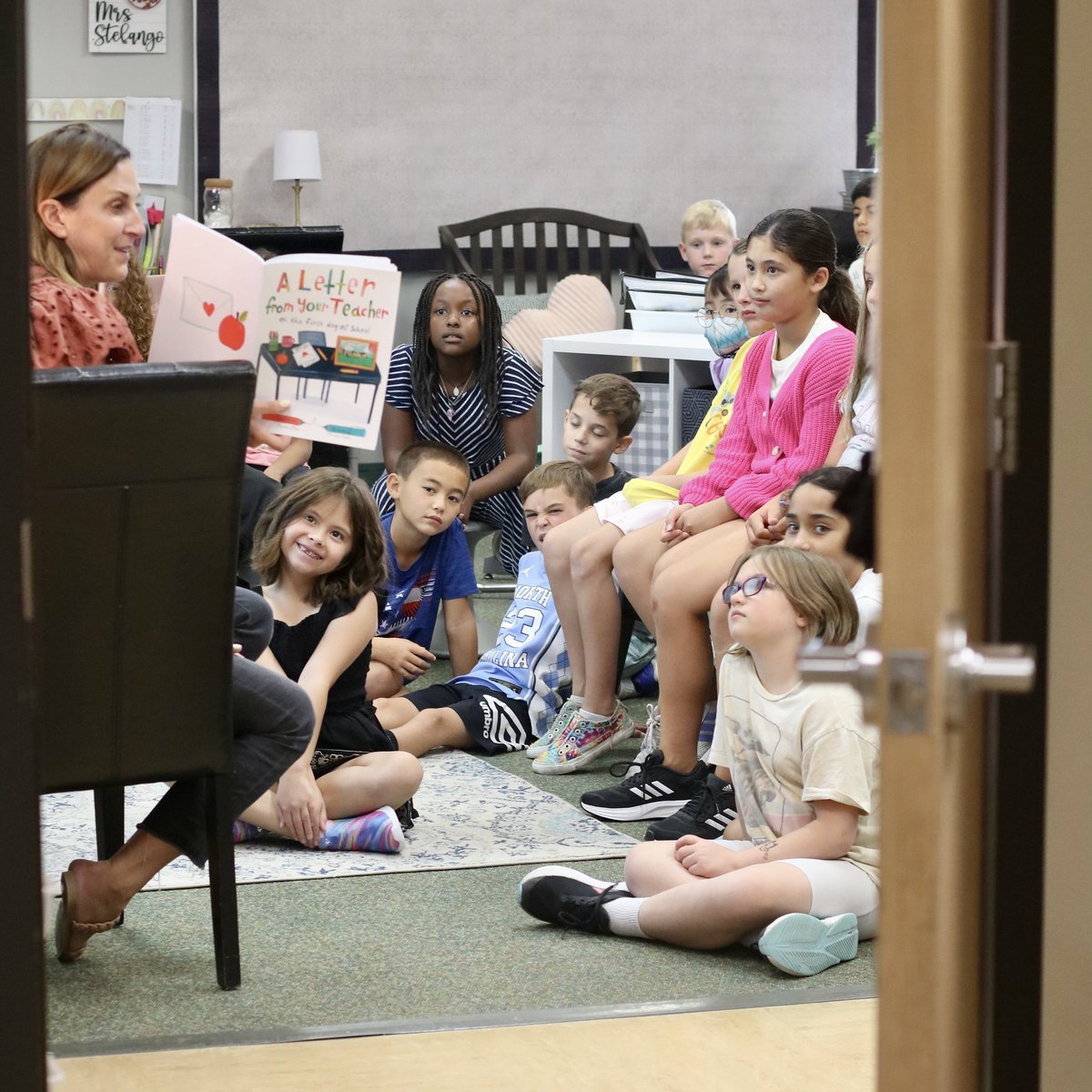 ceDCSD's tweet image. Teachers and students are back in action! #bettertogetherdcs  #partofthepack