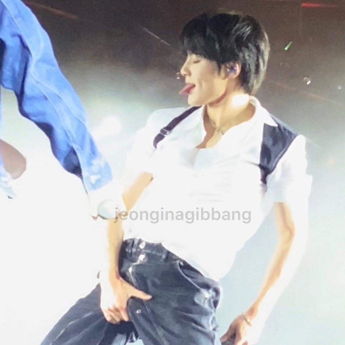 jeonginagibbang's tweet photo. how am i alive 

#KCON #KCON2023LA #jeongin #이아엔 #skz https://t.co/0ls5rOrBb2