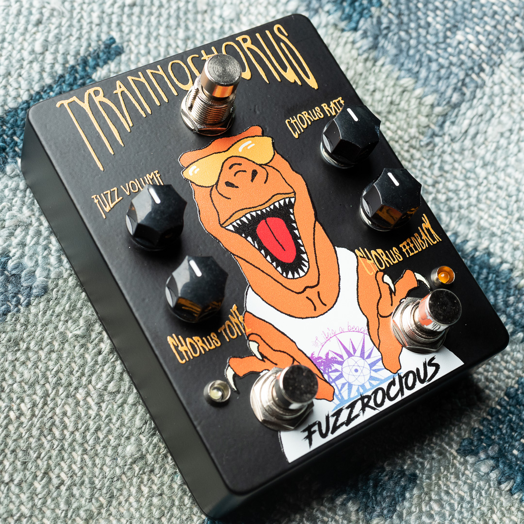 ChicagoMusicEx's tweet image. Add legendary Fuzz tones from @fuzzrocious to a Chorus Pedal? Sign Me Up! Visit us today to plug into the latest Fuzzrocious Pedals, sporting CME Exclusive finishes! Shop yours today! bit.ly/3mBikQj #chicagomusicexchange #Fuzzrocious #CMEexclusive