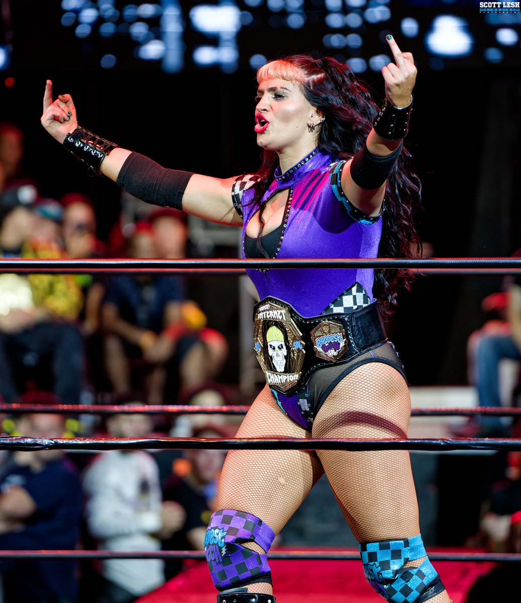 ScottLesh724's tweet photo. Steph really just thinks the world of everyone and wants you all to know any chance she gets that you're number 1...
@stephdelander @HOGwrestling #HighIntensityX https://t.co/5dnUxTaAD0
