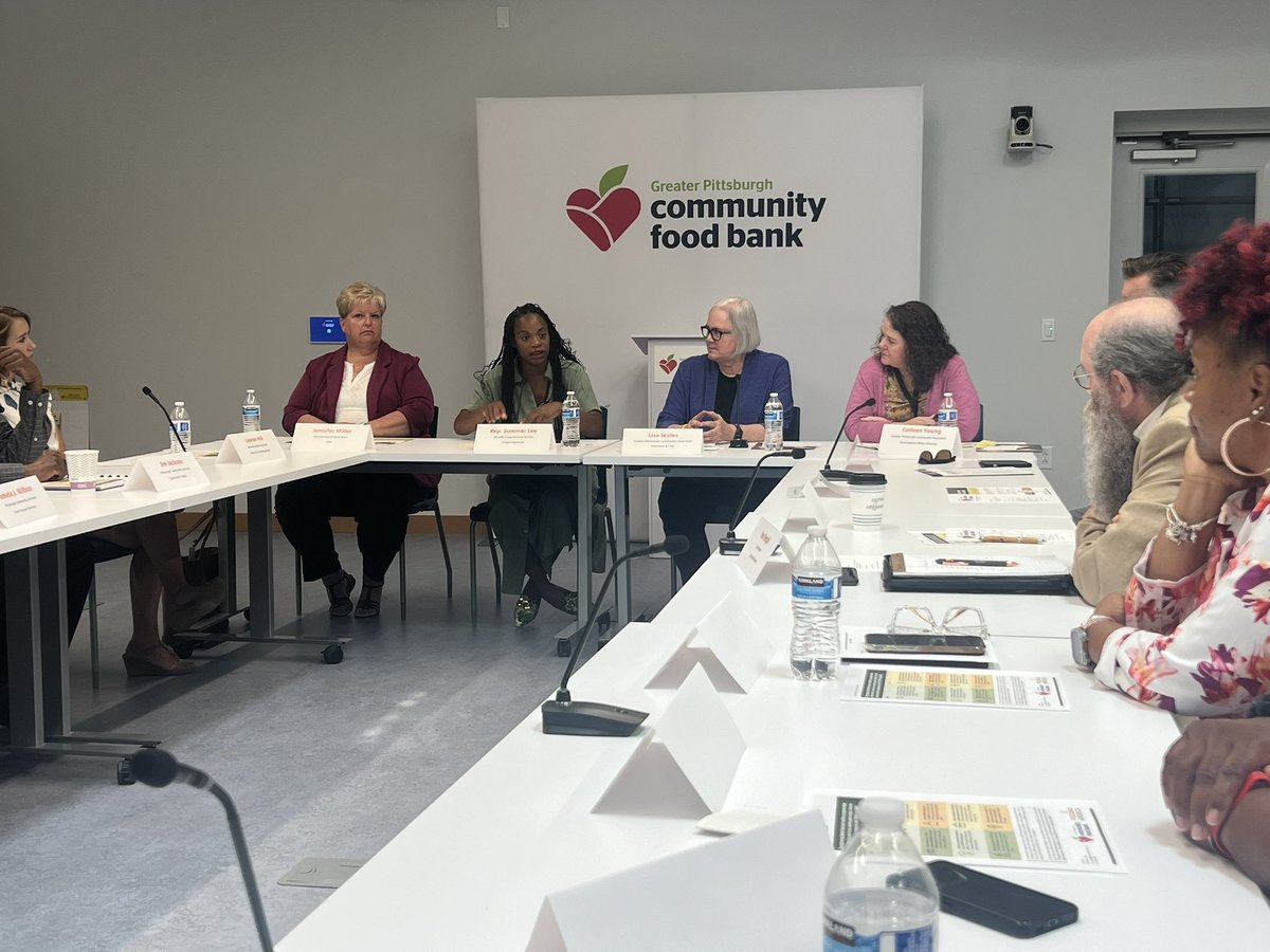 Thank you @RepSummerLee for hosting a discussion about the #2023FarmBill at the @PghFoodBank today! 

We need a strong Farm Bill that supports people facing hunger, farmers, and businesses. Strengthening programs like #SNAP, #TEFAP, and #CSFP will help put food on the table.