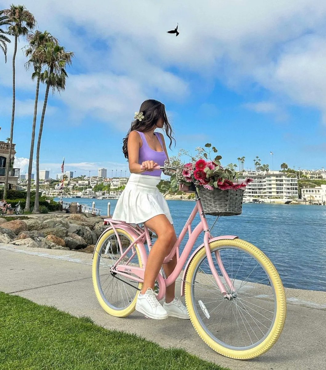 📸 @breanneburnell soaking up the last few weeks of summer on her BCA Charleston!