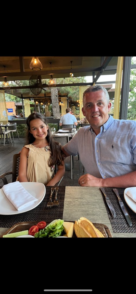 StaceyleeMcF's tweet photo. Amazing holiday and plenty of vitamin D 🏖️☀️🛫 with @MartinDMcFadyen and Taylor xxx https://t.co/T3gX4EiKsZ