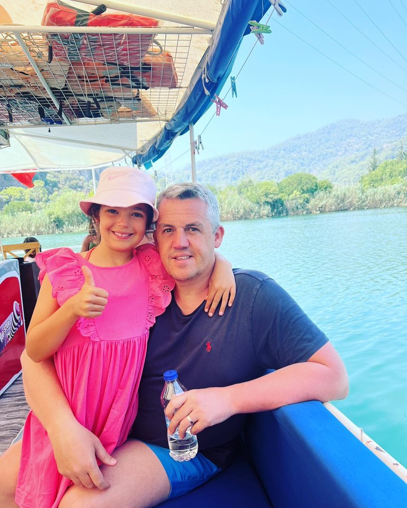StaceyleeMcF's tweet photo. Amazing holiday and plenty of vitamin D 🏖️☀️🛫 with @MartinDMcFadyen and Taylor xxx https://t.co/T3gX4EiKsZ