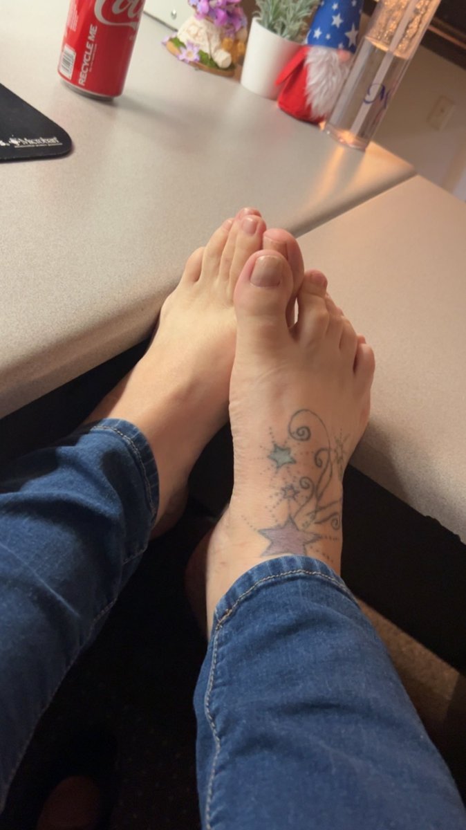 GoddessLayla09's tweet photo. Food fetish…. Pay pig 🐖 bastard. https://t.co/uebDbIYF0a