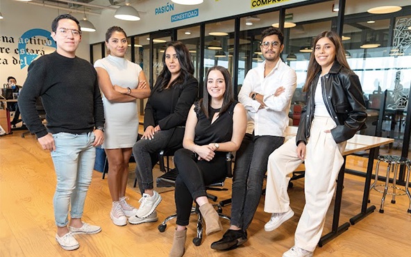 LideresMexicano's tweet photo. 🩺 El campo de la medicina ha sido conocido por su constante cambio e innovación, por lo que es natural que @ISIPharma haya evolucionado para poder ofrecer nuevos y mejores servicios a los consumidores.
#marketingpharma
#Edición423 
Conoce más 👇
https://t.co/P0XVuvm6xR https://t.co/C7ZtojfVC9