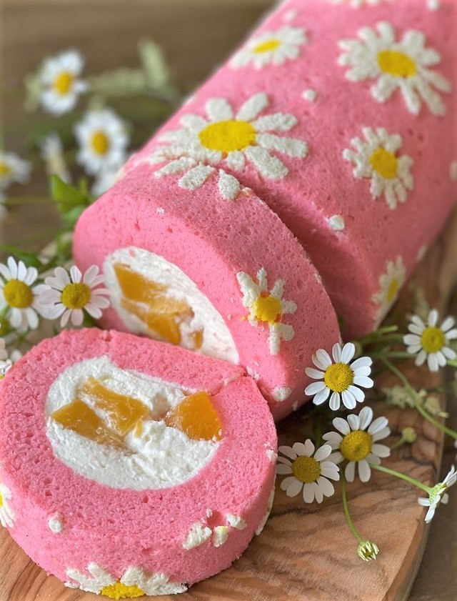 daily_dolce's tweet photo. Roll cakes made by ohcakeswinnie https://t.co/RNYmvh5046