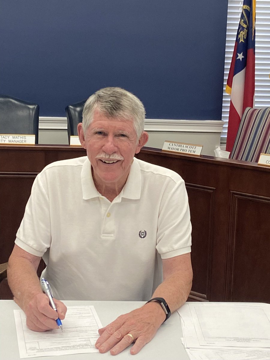 This morning I qualified to run for re-election. 
It has been an honor and blessing to serve as Mayor of Sylvania the
past eight years and I look forward to the opportunity to continue serve as your mayor. 
Thank you for your continued prayers and support.
