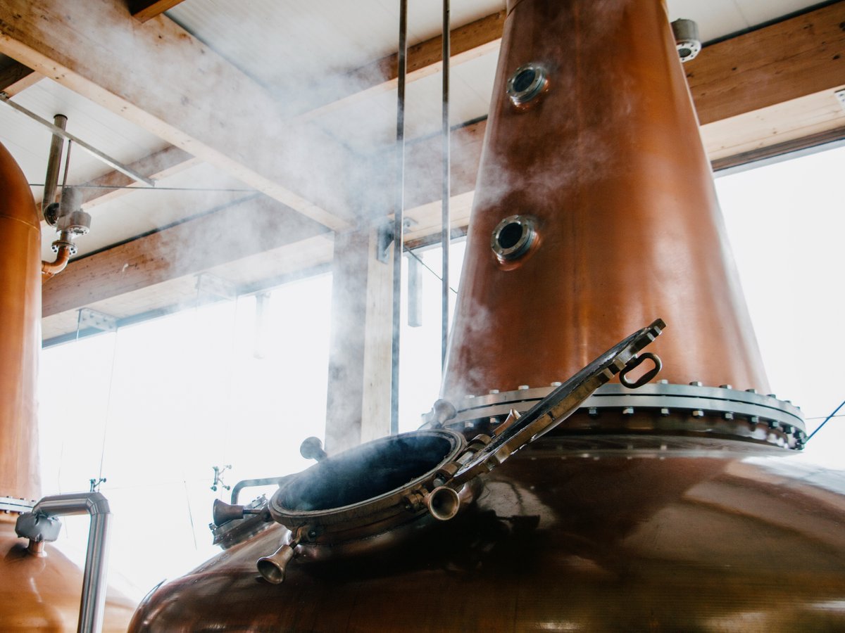 Boanndistillery's tweet photo. At Boann Distillery, we combine traditional brewing and distilling methods with modern technology to create the most unique single pot still whiskey, in the heart of the Boyne Valley 🥃
#boanndistillery #independentdistillery #irishdistillery #singlepotstill #irishwhiskey https://t.co/MkdMDbcBQn
