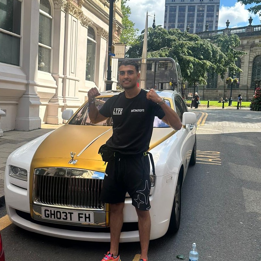 achauffeursuk's tweet photo. Rolls with the punches! 🥊

Choose from our knockout collection of Rolls Royces for your next event! 💥

For all enquiries:
📞 0121 798 0938
🚘 Prefer to be behind the wheel? -> @platprestcarhire 
📍UK Coverage

#rollsroyce #rollsroyceghost https://t.co/PT1SL5ZgjZ