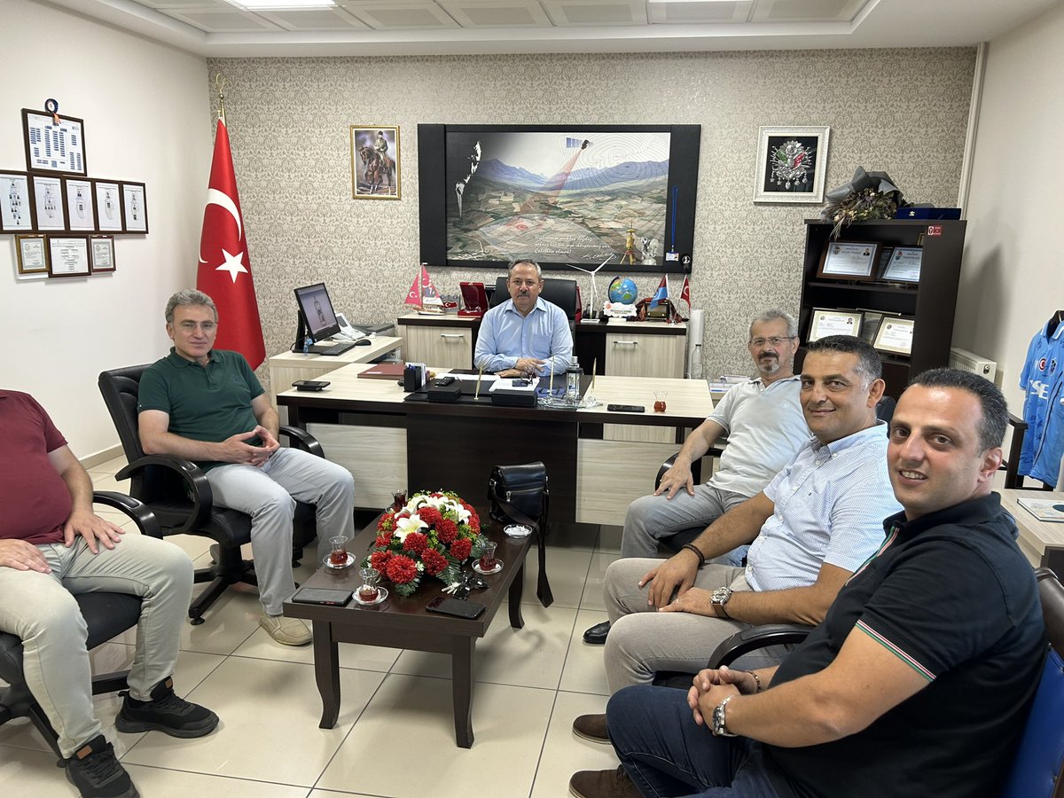 Ordu Kadastro Müdürlüğümüzdeki hoş sohbetleri için <a href="/profbayramuzun/">Bayram Uzun</a> ve <a href="/_volkanyildirim/">Prof. Dr. Volkan YILDIRIM</a>  hocalarımıza ve Ordu B. B. Şube Müdürü Murat AYGÜN’e bir kez daha teşekkür ederiz. <a href="/tkgm/">this id NoLongerUsed</a> <a href="/OrduBBld/">Ordu Büyükşehir Belediyesi</a>