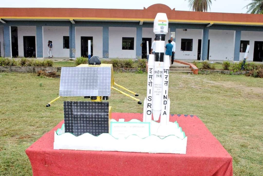 Best wishes from the bright minds of Sanmati Public Sr. Sec. School, Phagi, #Rajasthan! 

Their imaginative @chandrayaan_3 design is a testament to their creativity and enthusiasm for space exploration. May the mission shine bright 🌖, just like their creativity 🚀! 

#ISRO
