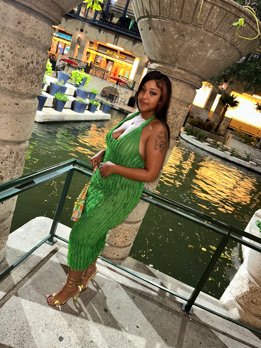 Brianadnae's tweet photo. TWENTYFINE 💚♌️ https://t.co/bZbdjQ0CCW