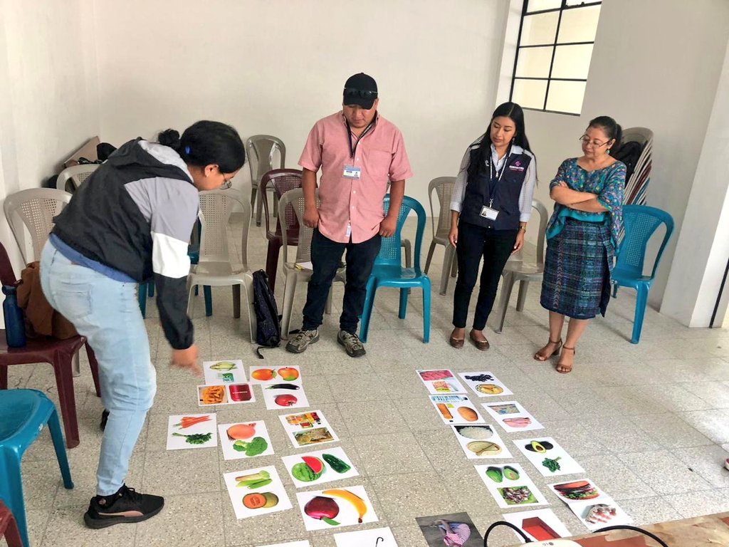 SESAN_Solola's tweet photo. Los integrantes de la Comisión #SAN de Santa Cruz La Laguna se reúnen y fortalecen sus buenas prácticas en salud y nutrición para la promoción oportuna con la poblacion; analizan factores de riesgo a la desnutrición y planifican acciones estratégicas de intervención. #GCNN https://t.co/J006acAYmL