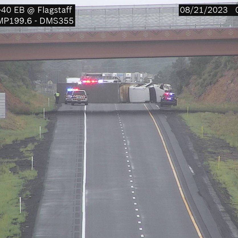 ArizonaDOT's tweet photo. CLOSED: I-40 EB is closed at milepost 200 in Flagstaff due to a crash involving a semi. There is no estimated reopening time. https://t.co/aTf36t2quY