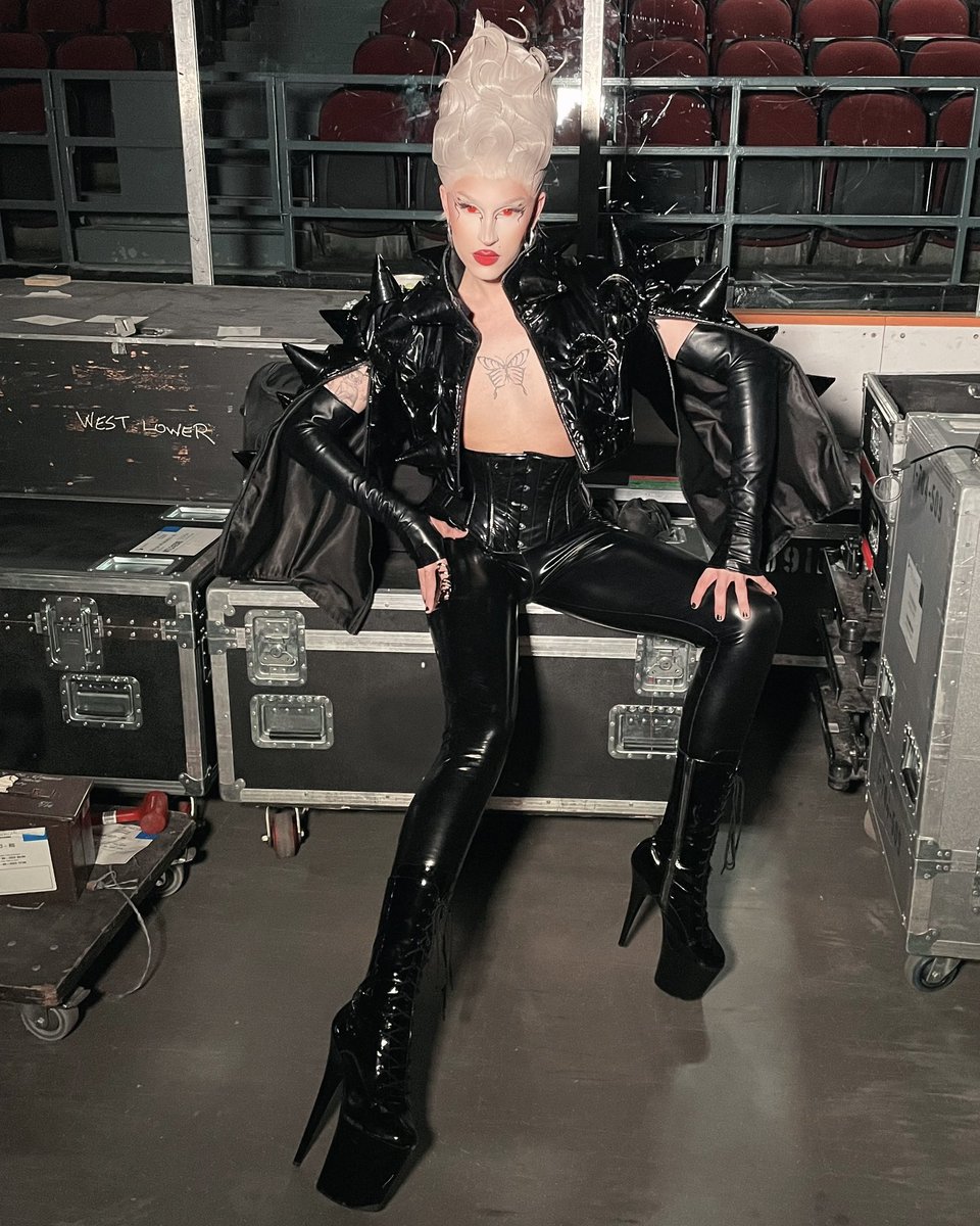 daya_betty417's tweet image. ⛓🤍🕷🕸🕷🤍⛓

Wearing @bcallabcalla 
Wig by my friend @wigsbysire 

@vossevents @rupaulsdragrace @werqtheworld 

#rupaulsdragrace #dayabetty #gay