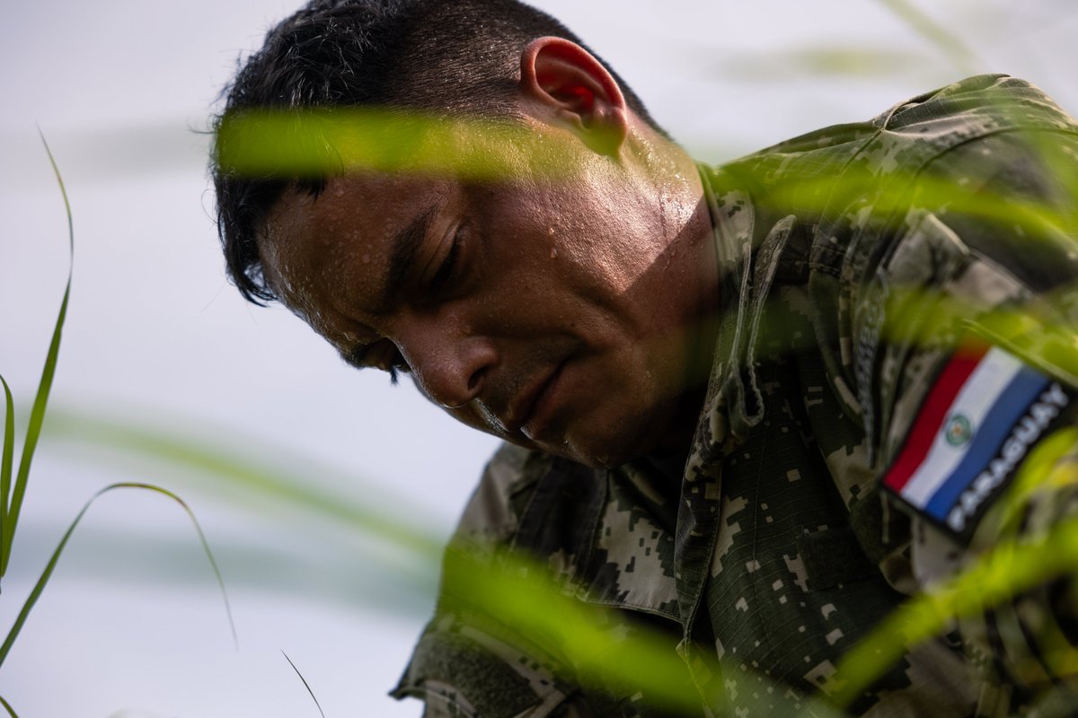 MARFORSOUTH's tweet image. Reconnaissance #Marines with @marforres and special operations marines from partner and allied nations parachute during low level static line training for #UNITASLXIV at Cartagena, Colombia, July 18, 2023.

#Readiness | #StrongerTogether | #EnduringPromise