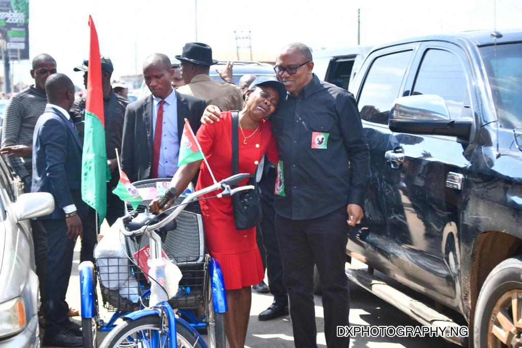ChuksEricE's tweet photo. PICTURE OF THE DAY ♥️

RETWEET MASSIVELY 📌

#PeterObi #AllEyeOnTheJudiciary #Abuja #Obidients #Edo https://t.co/5Mr4aexkvV