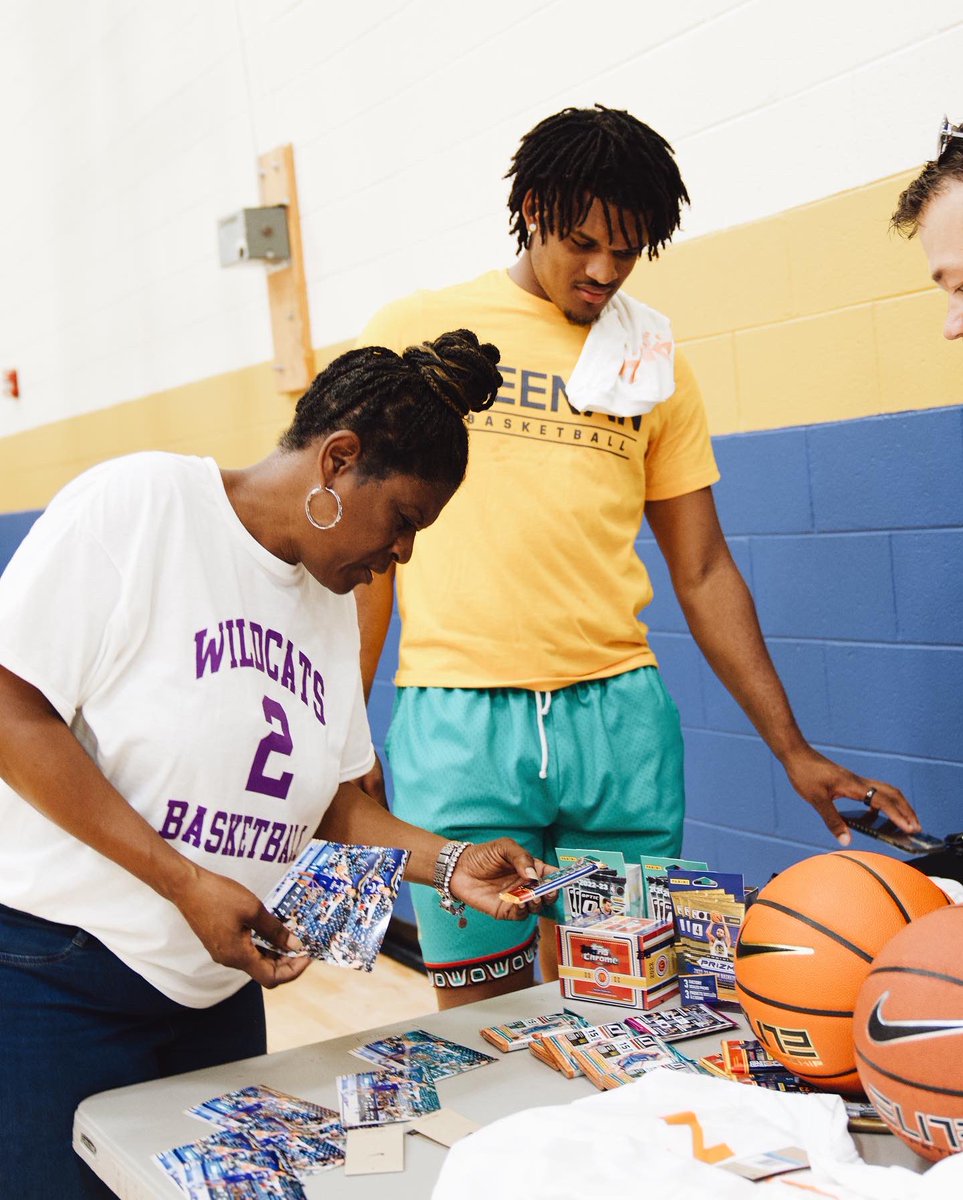 The first ever Dillon Jones Back to School Drive was a SUCCESS! 📚#SIGfam 🤝 #NIL