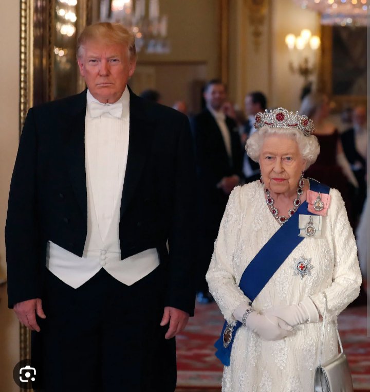 DavidLopan6's tweet photo. @NowPayingAttn @WarClandestine @bennyjohnson Some of those are debunked photoshops so that tells me who you are but let's go with your logic. So you want us to believe that who you're in a picture with is who you are. Ok. Trump is a king a rock star, a Pope, and a bird then. The rich hang out in the same circles. Try again https://t.co/m3phqD7LcY
