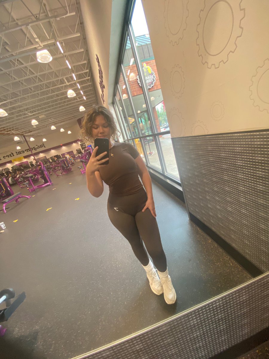 333lliee's tweet photo. 🤸🏼‍♂️ https://t.co/m9cwYhEUfb