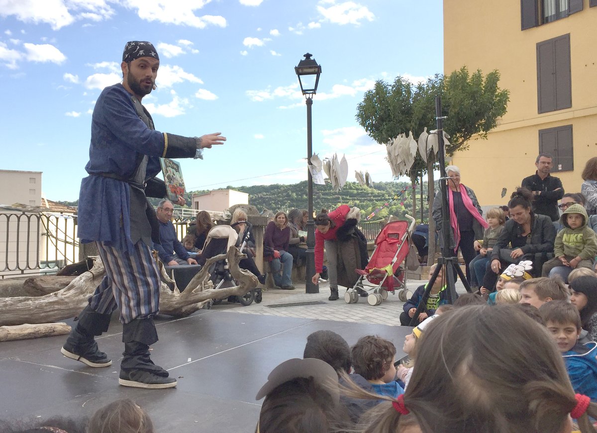 Xarxa de Viles del Llibre tweet media