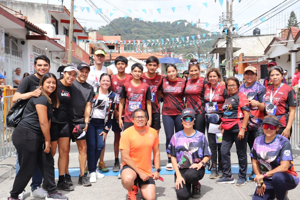 _theSmallReset's tweet photo. Many Thanks to
@teamleontri and @AnahiLeonTri 
for the support and hospitality 
after the Trail Run yesterday.
A great Team is a big asset. https://t.co/jN0TH74LHh