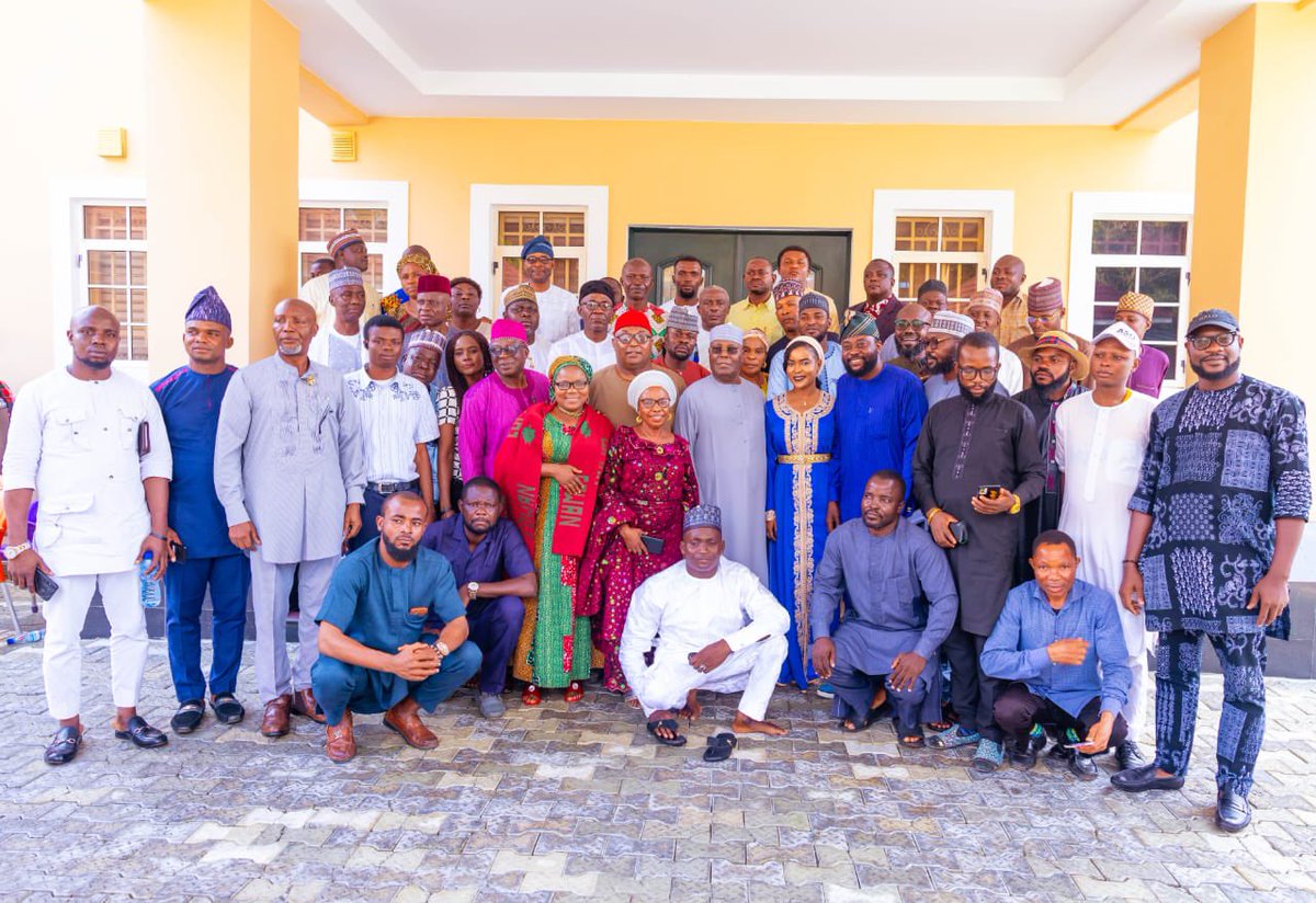 atiku's tweet photo. Today, I met with support group leaders and coordinators of Atiku Support Organisation (ASO), @AAsupportOrg, led by its National Coordinator, Mr Abdulrahman Abdulraheem. We discussed the state of affairs of our nation. We also committed to answering the patriotic call to finish what we've started to the benefit of our nation and its people. -AA
