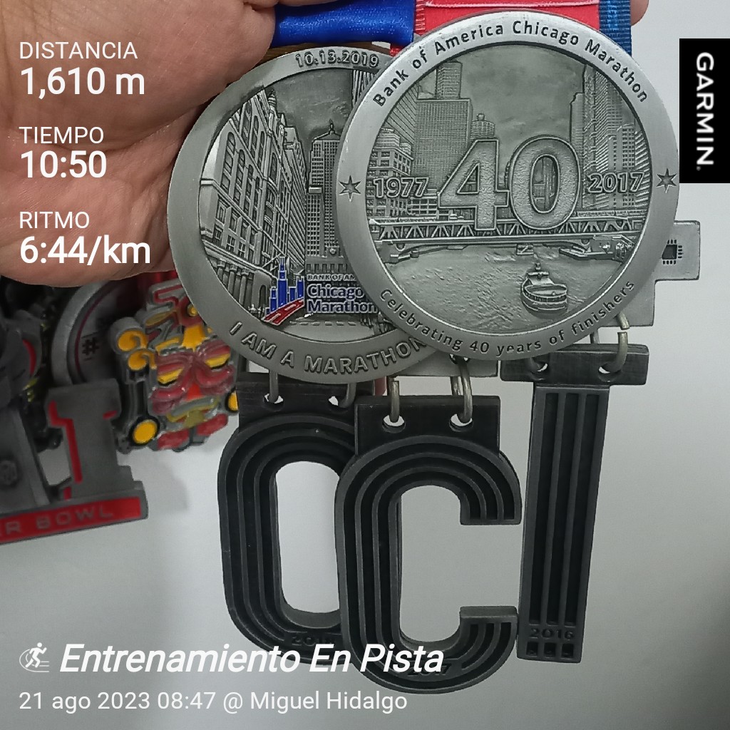 cesarhamesca's tweet image. 79 días han pasado desde el accidente, el cuerpo y el espíritu siguen en restauración de esta nueva y mejorada versión.
GRACIAS A TODOS LOS QUE HAN SIDO MIS MANOS, MIS PIERNAS Y HAN CAMINADO CONMIGO Y POR MI MIENTRAS NO HE PODIDO.
#MedalMonday #MarathonWeek #garmin #beatyesterday