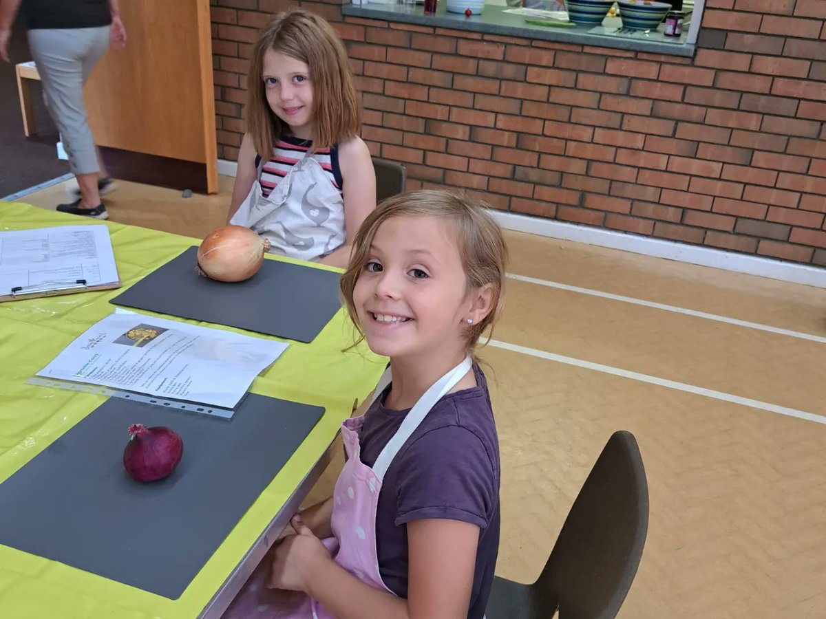 GAFCCommunity's tweet photo. Lunch at our Healthy Holidays camp today was made by the children! Thanks to @SeasonWellCIC for helping us make a delicious vegetable curry! 

#HealthyHolidaysLeeds #HAF2023
@LeedsCommFound
@LeedsCC_News
@educationgovuk https://t.co/oK3sK1aUdM