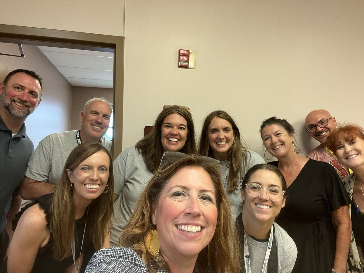 WSDR4Supt's tweet photo. First Day Behind the scenes: Berrey-Place, Support Services, &amp; Transportation!  Keeping the District running!  💙 #WeAreWentzville @WSDinfo @WSDSchoolBus @WSDNutrition https://t.co/wZPBDkYsbS